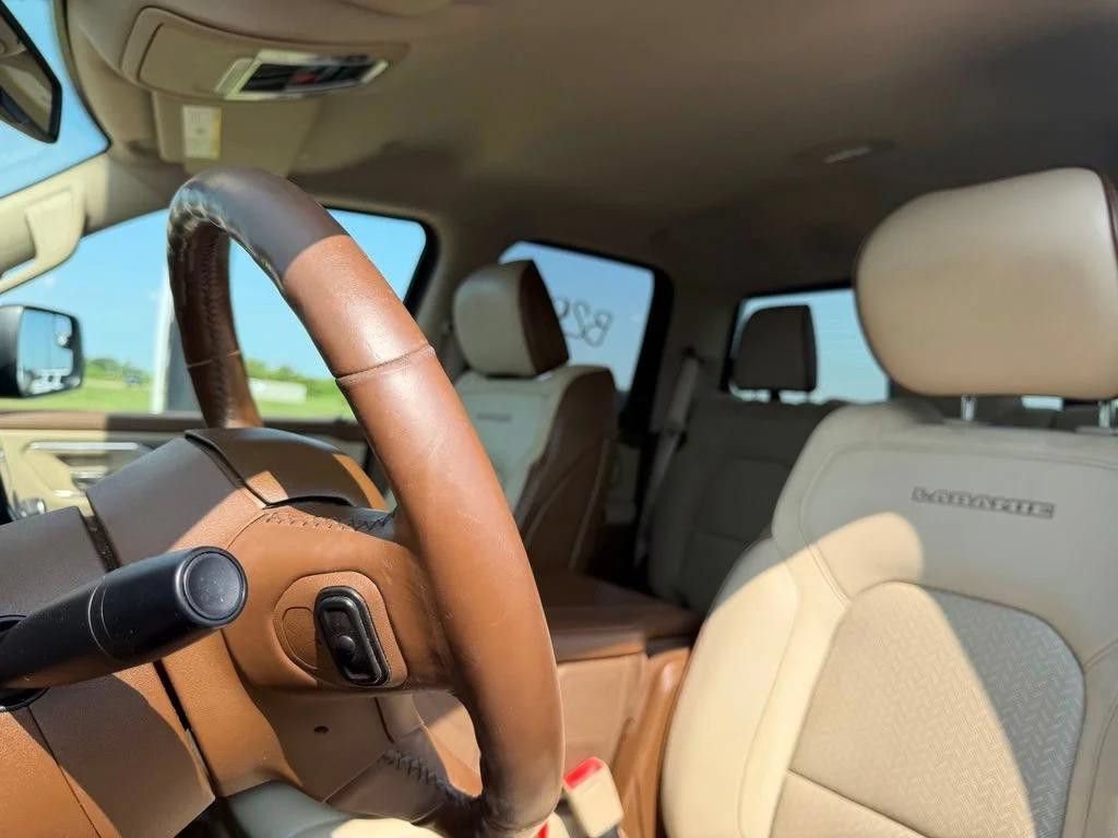 Used 2019 RAM 1500 Laramie AWD/4WD image 30
