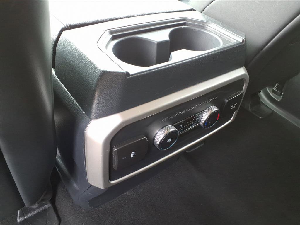 Used 2024 Ford Expedition XLT image 35