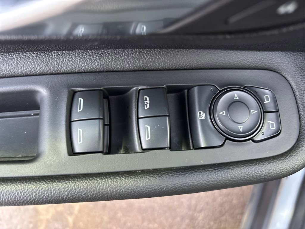 Used 2024 GMC Terrain SLE image 33