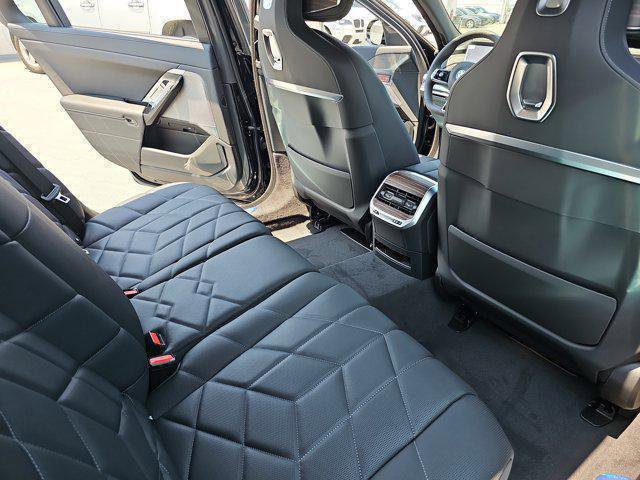 New 2025 BMW i7 xDrive60 image 11