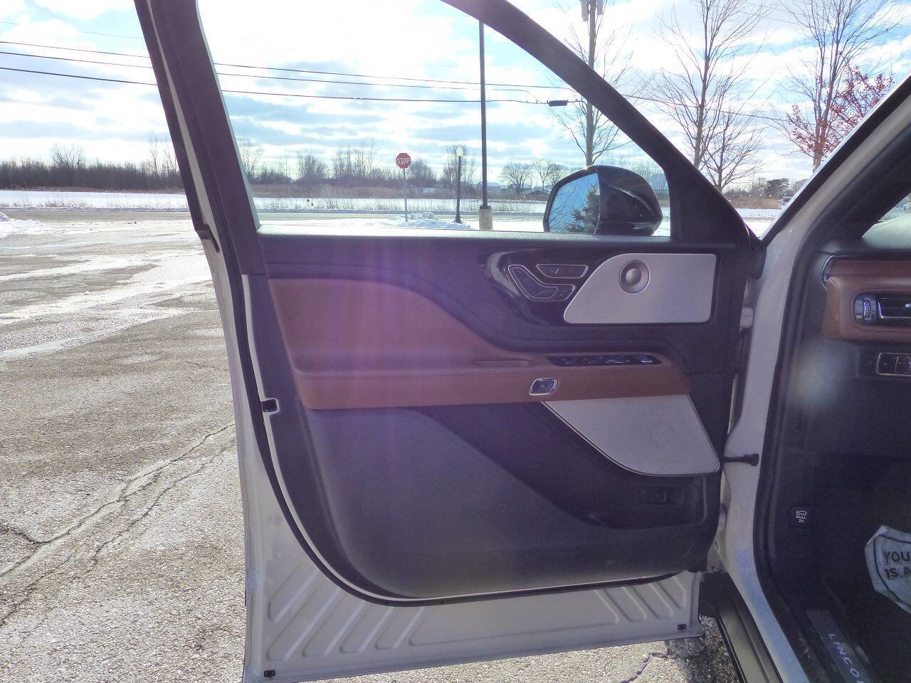 Used 2024 Lincoln Aviator Reserve w/ Equipment Group 201A image 21