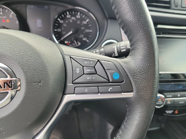 Used 2019 Nissan Rogue SL FWD image 17