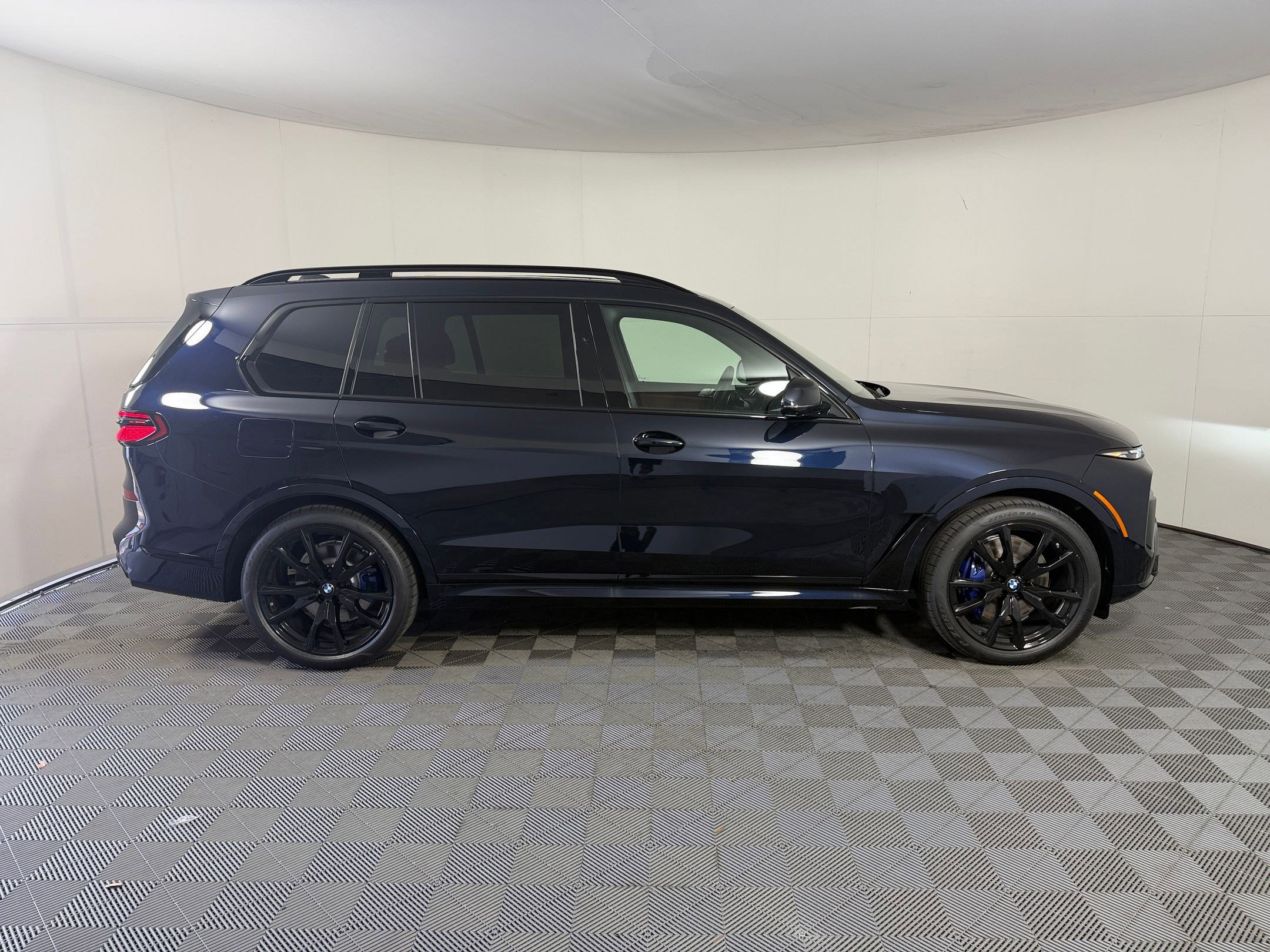 New 2027 BMW X7 xDrive40i w/ Executive Package AWD/4WD image 8