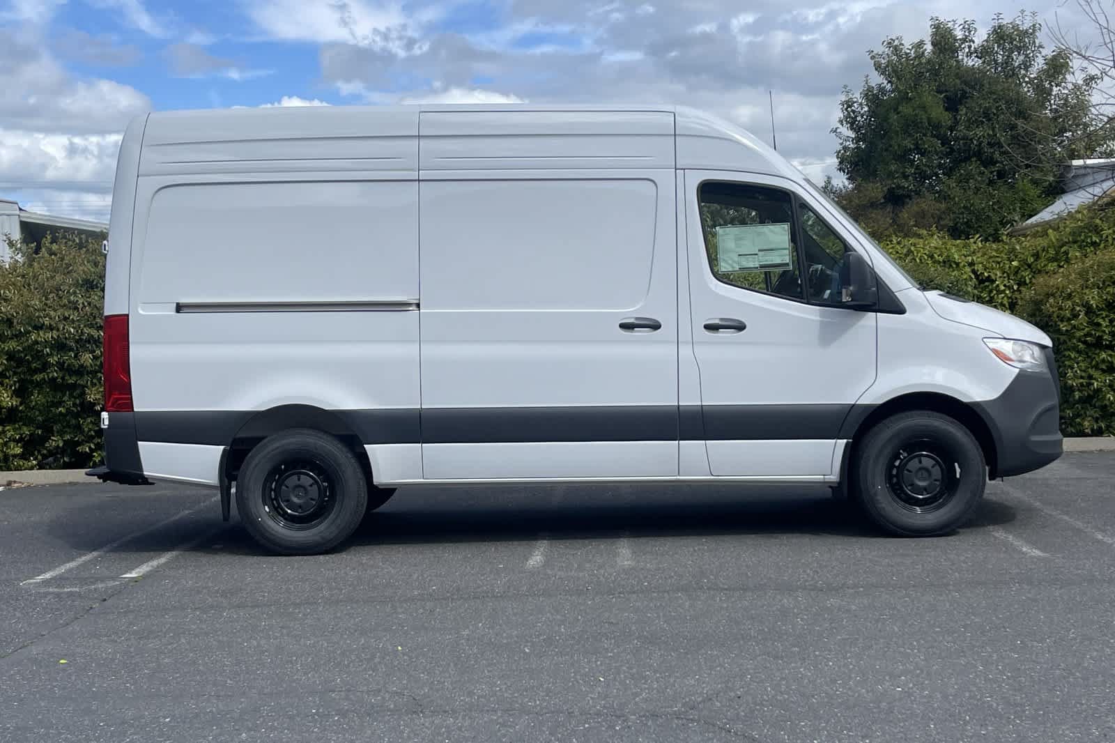 New 2025 Mercedes-Benz Sprinter 2500 image 2