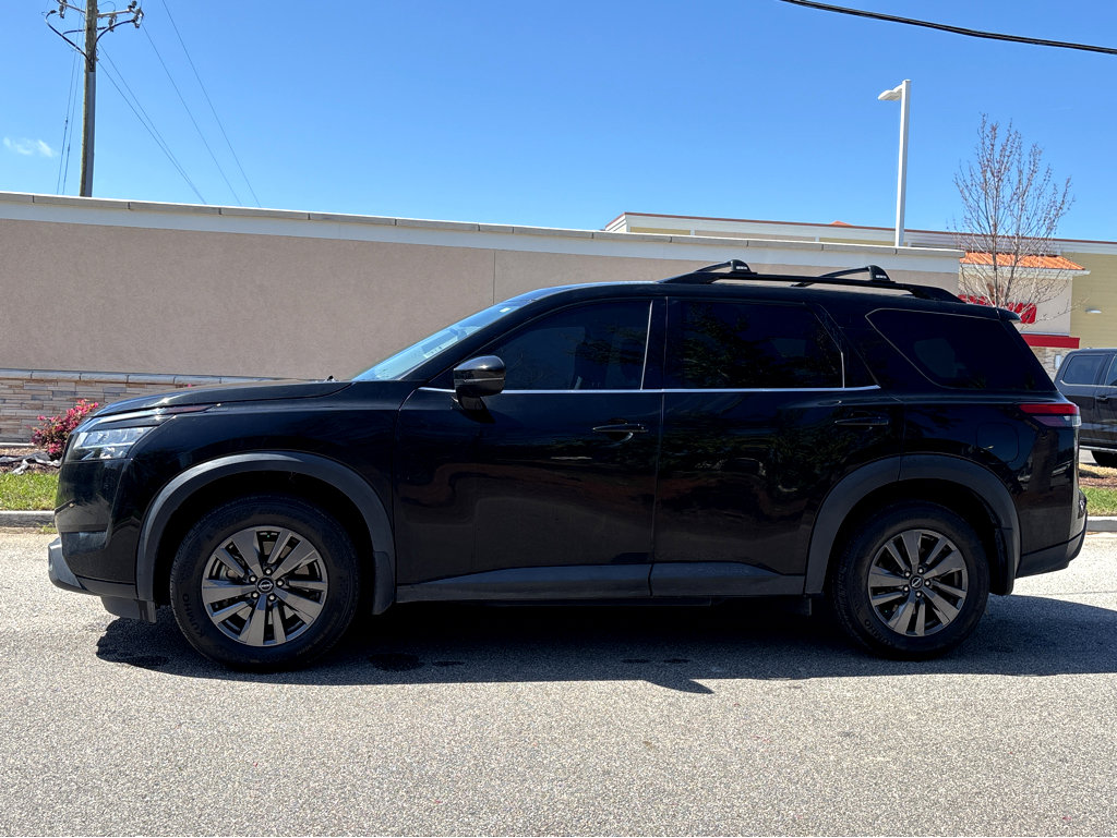 Used 2022 Nissan Pathfinder SV w/ SV Black Package image 25