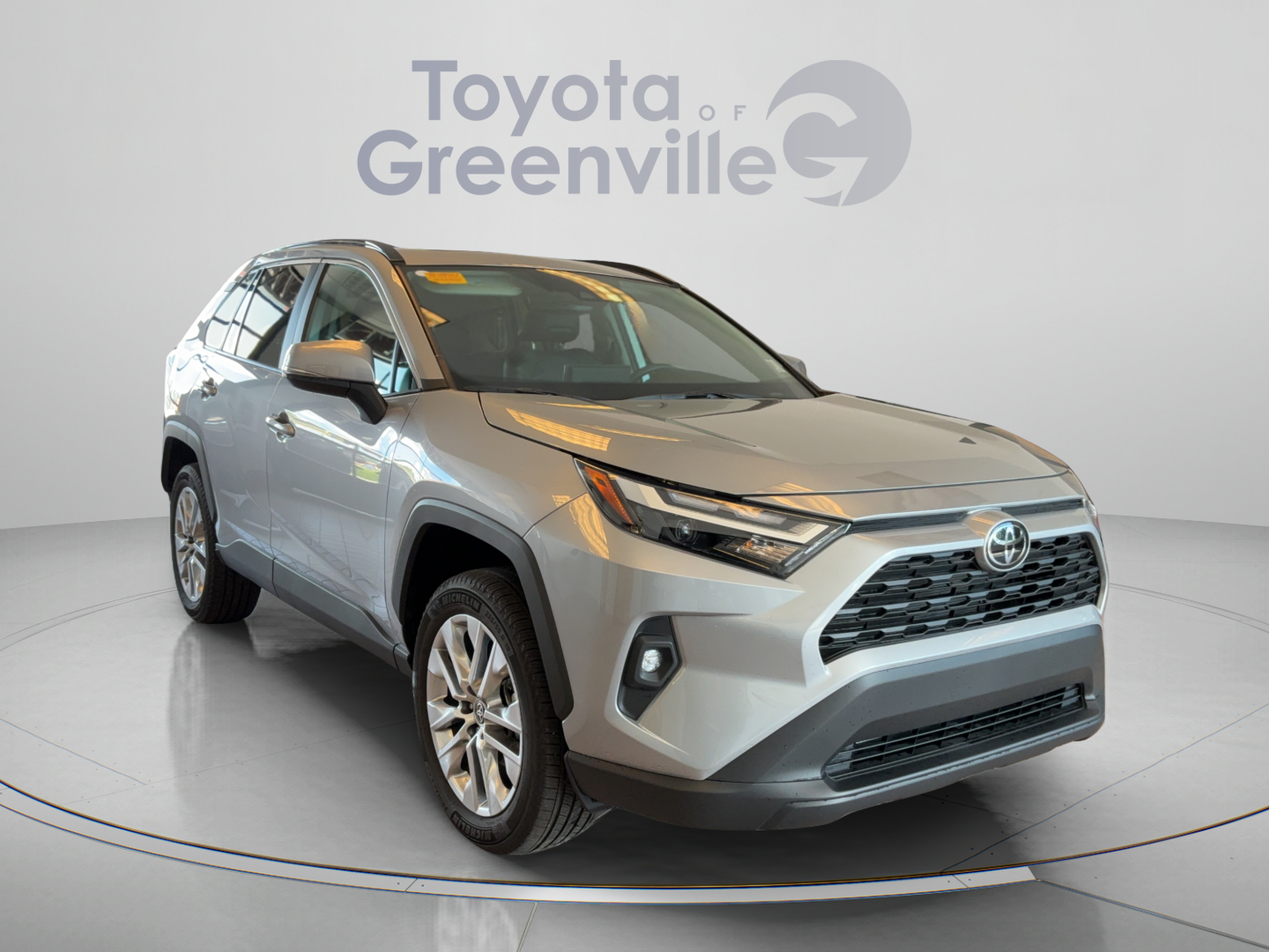 Used 2025 Toyota RAV4 XLE Premium w/ Weather Package AWD/4WD image 8