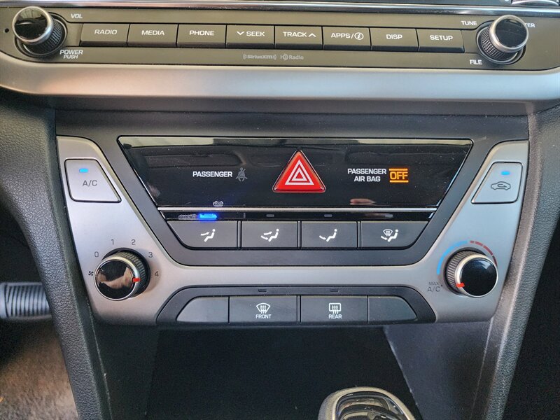 Used 2018 Hyundai Elantra SEL FWD image 39