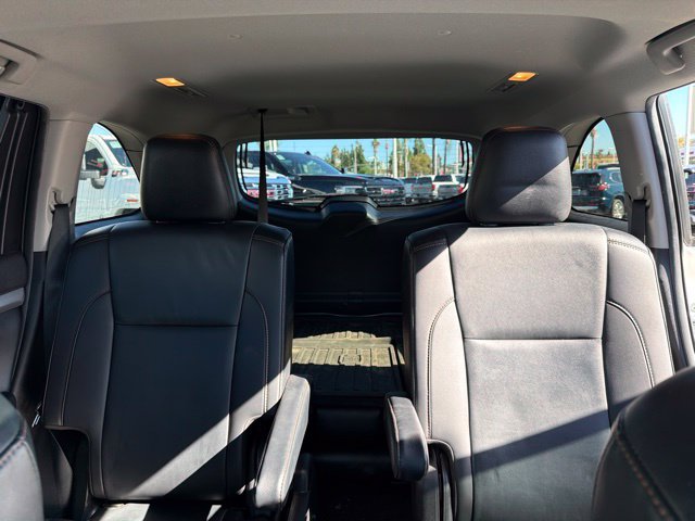 Used 2019 Toyota Highlander XLE FWD image 9