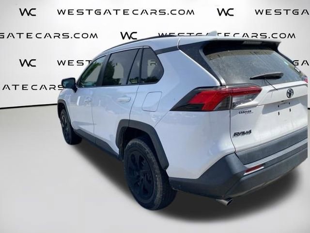 Used 2019 Toyota RAV4 LE FWD image 11