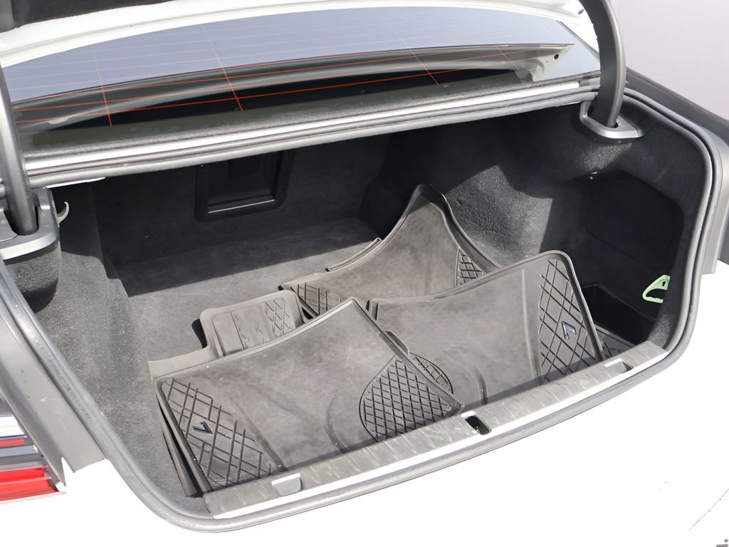 Used 2021 BMW 740i xDrive w/ Premium Package image 17