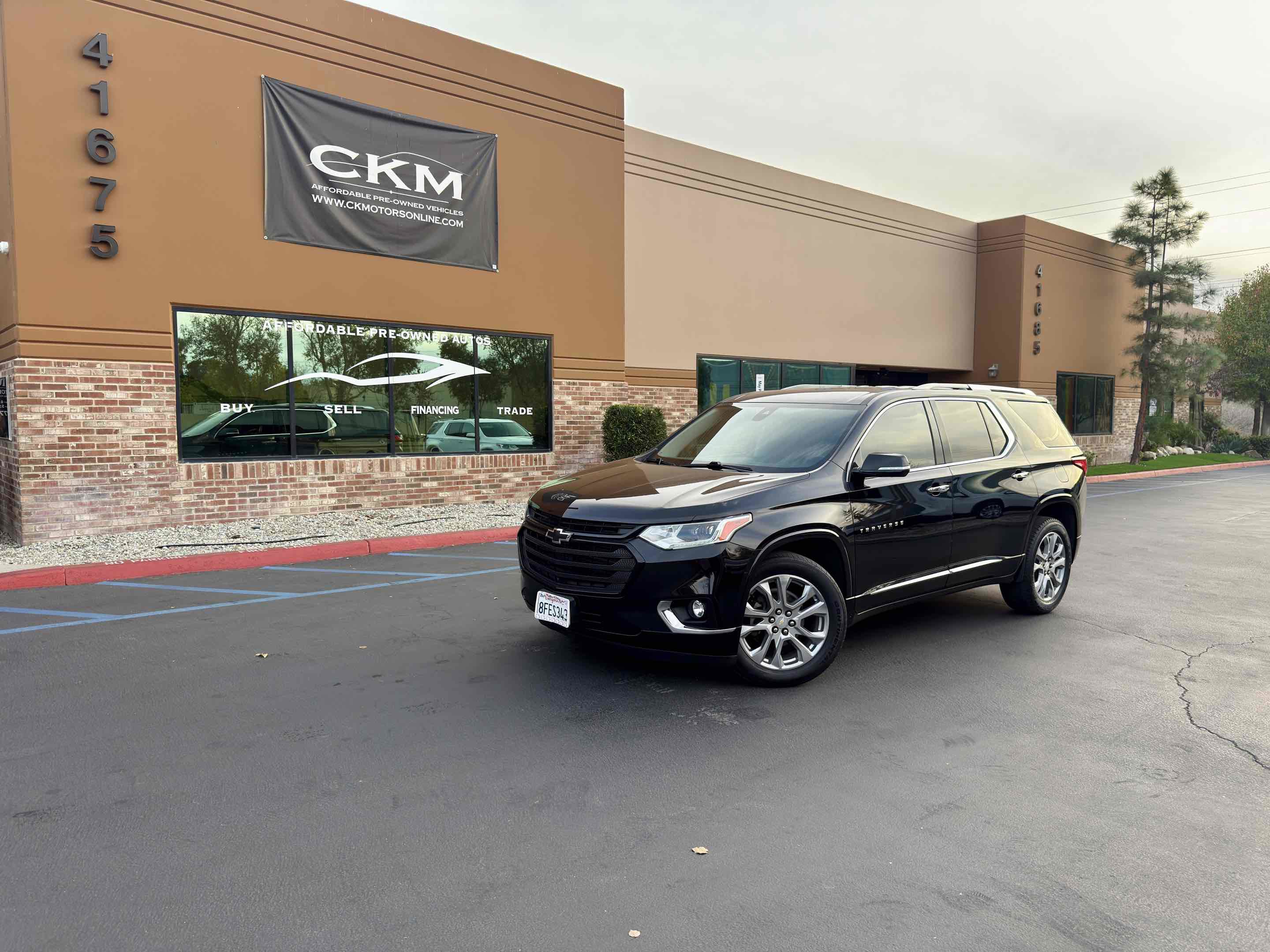 Used 2018 Chevrolet Traverse Premier w/ LPO, Black Accent Package image 2