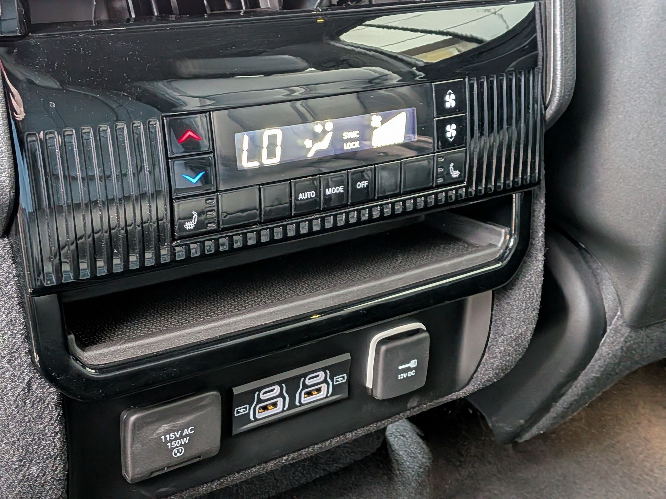 Used 2023 Jeep Wagoneer 4WD w/ Convenience Group I image 26