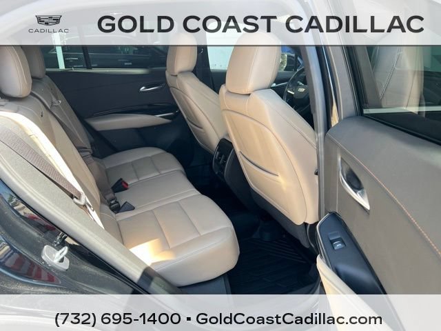 Certified 2024 Cadillac XT4 Luxury w/ Cold Weather Package FWD image 8