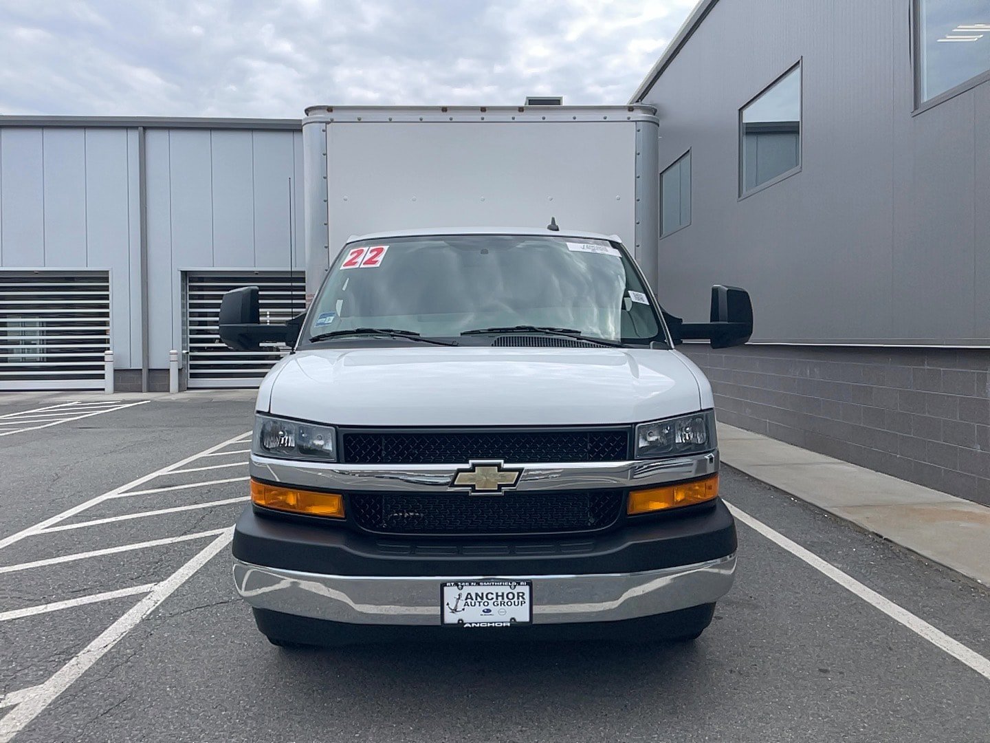 Used 2022 Chevrolet Express 3500 w/ Power Convenience Package RWD image 2