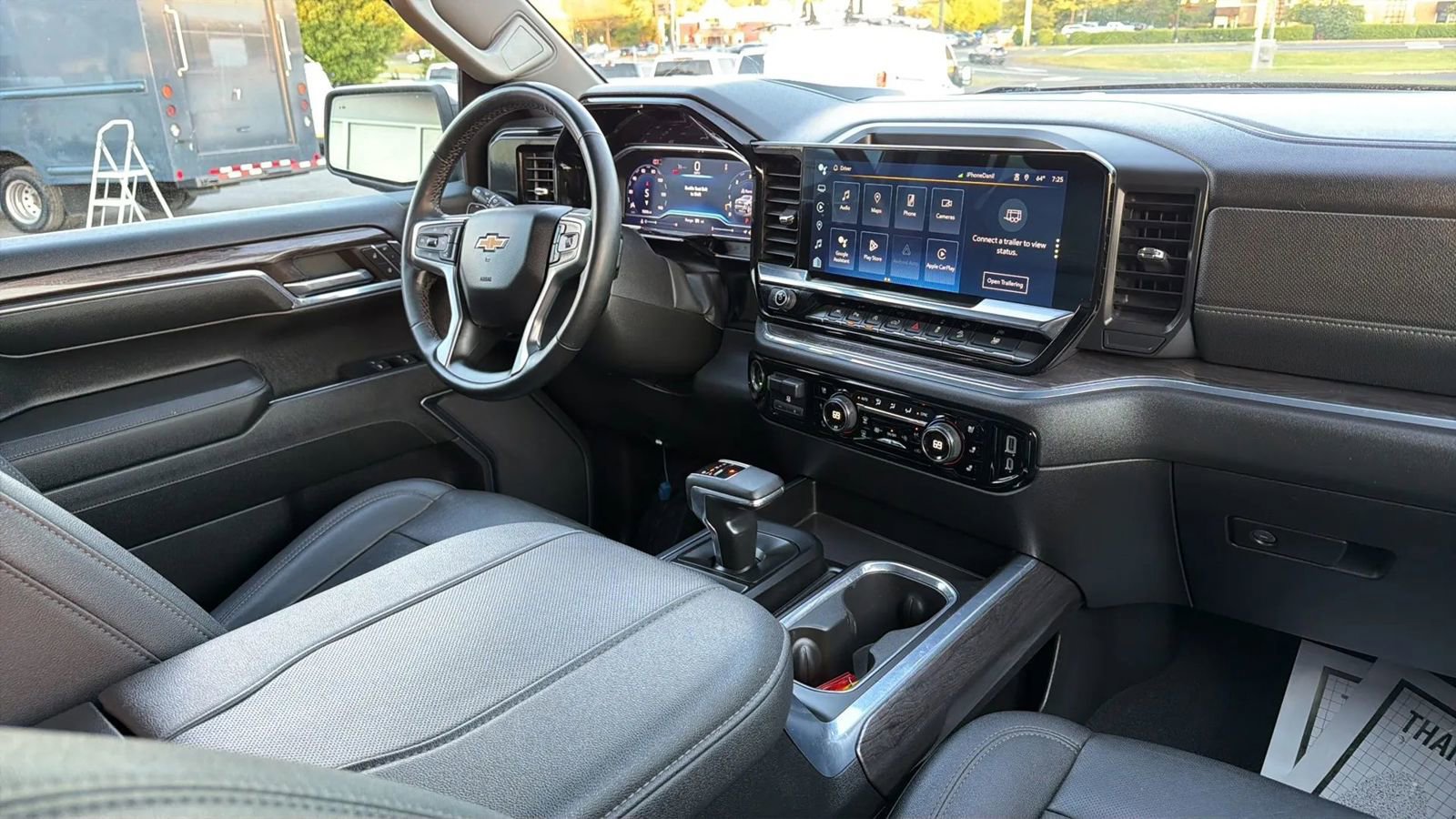 Used 2024 Chevrolet Silverado 1500 LTZ AWD/4WD image 2