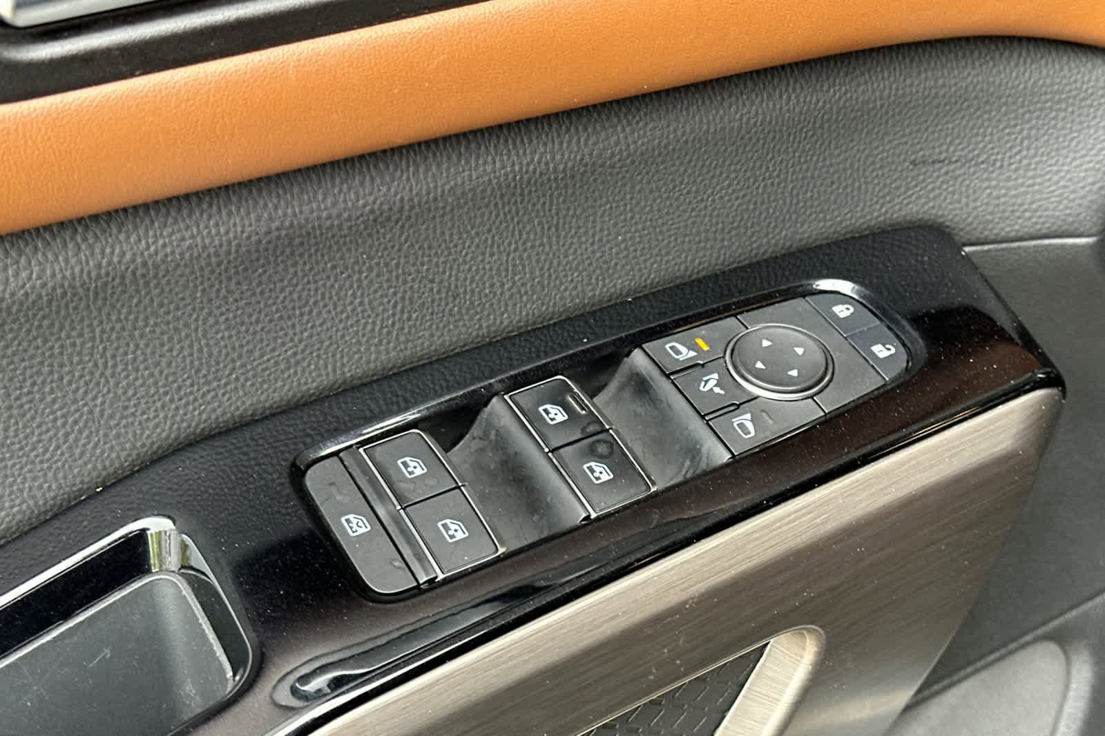 Used 2023 Nissan Pathfinder Platinum image 13