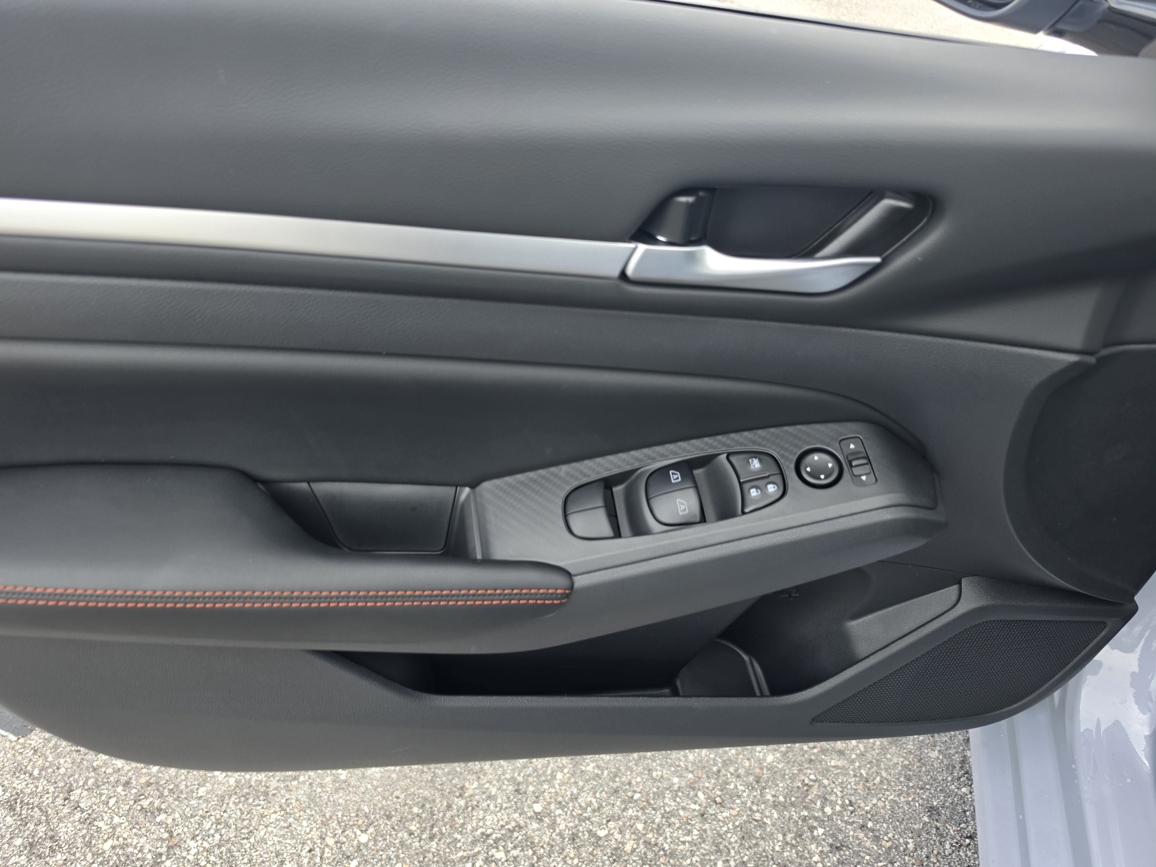 New 2026 Nissan Altima 2.5 SR FWD image 14