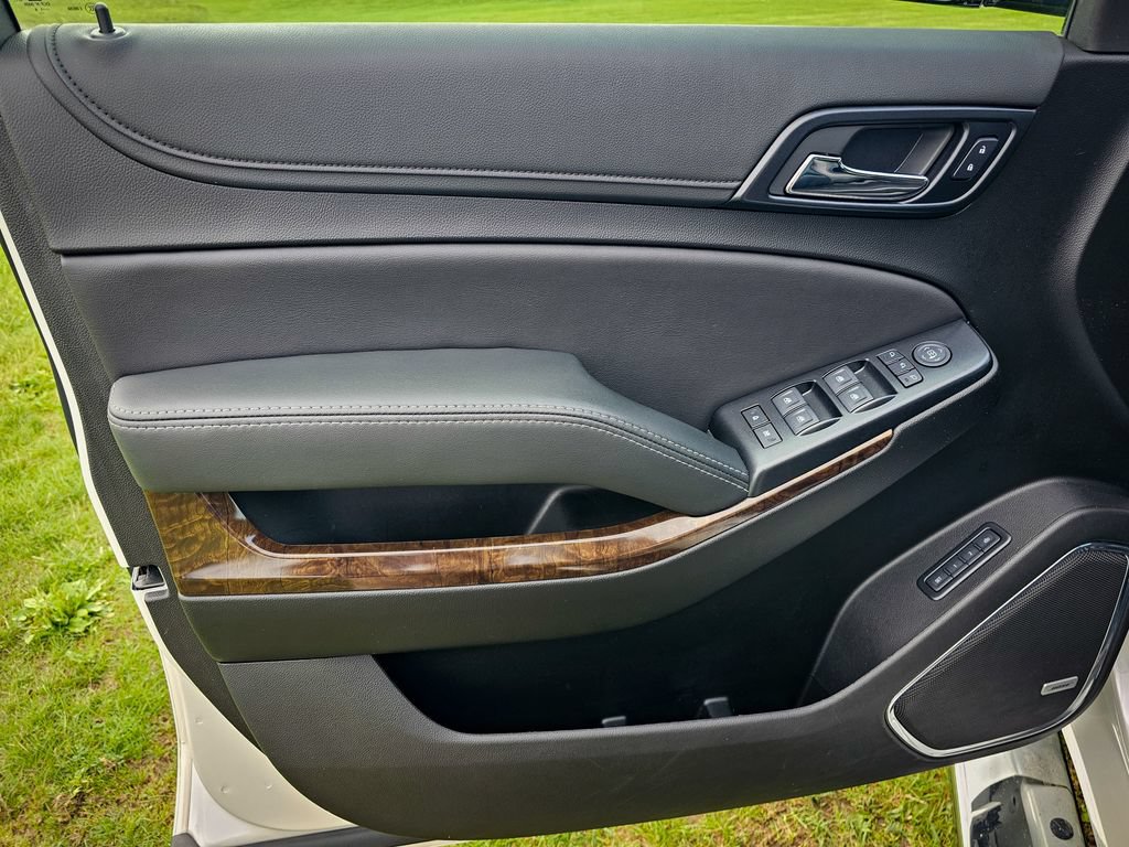 Used 2019 Chevrolet Suburban LT AWD/4WD image 9
