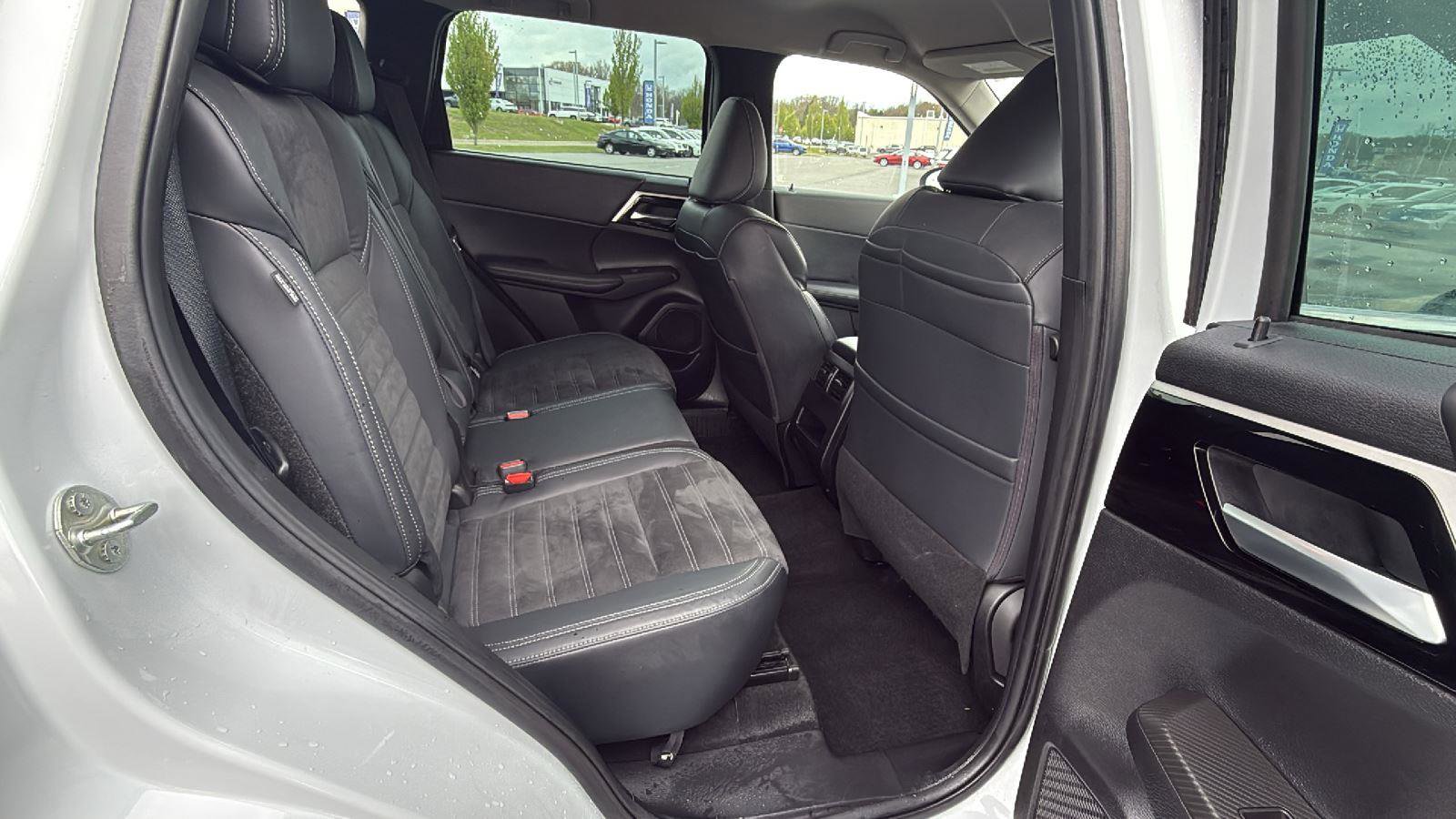 Used 2022 Mitsubishi Outlander SE AWD/4WD image 19