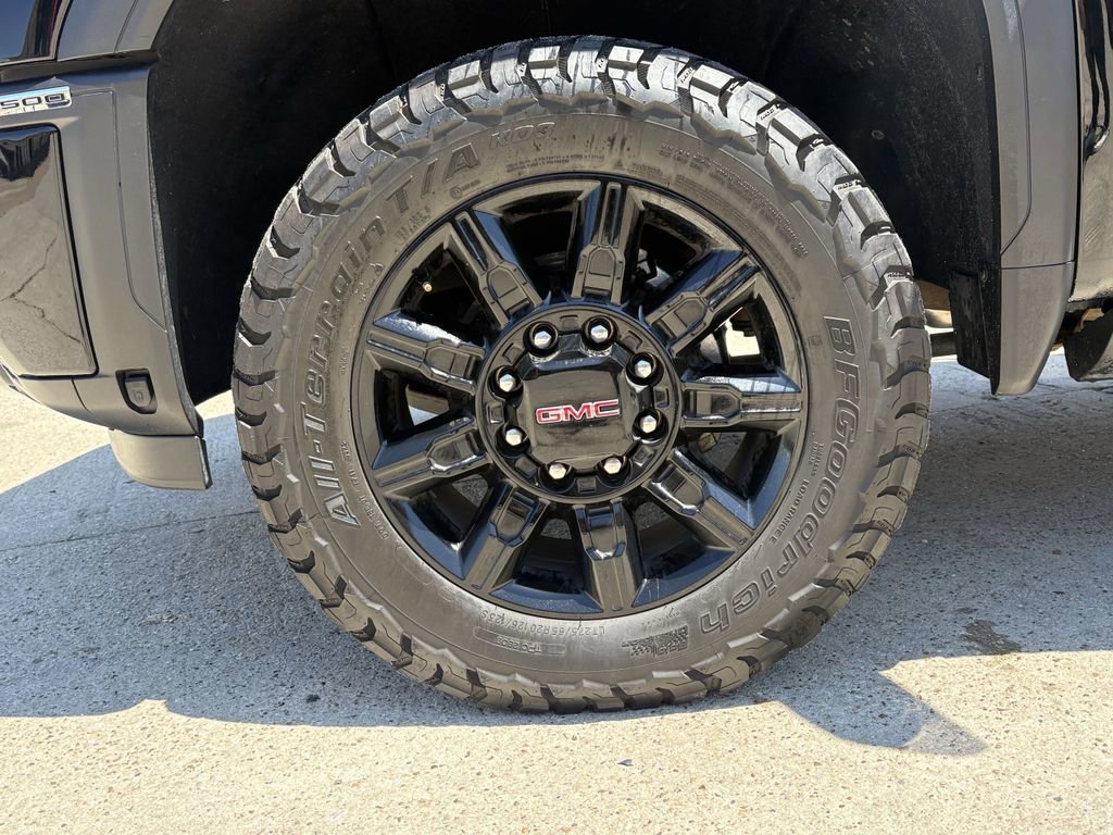 Used 2024 GMC Sierra 2500 AT4 w/ AT4 Premium Plus Package AWD/4WD image 9
