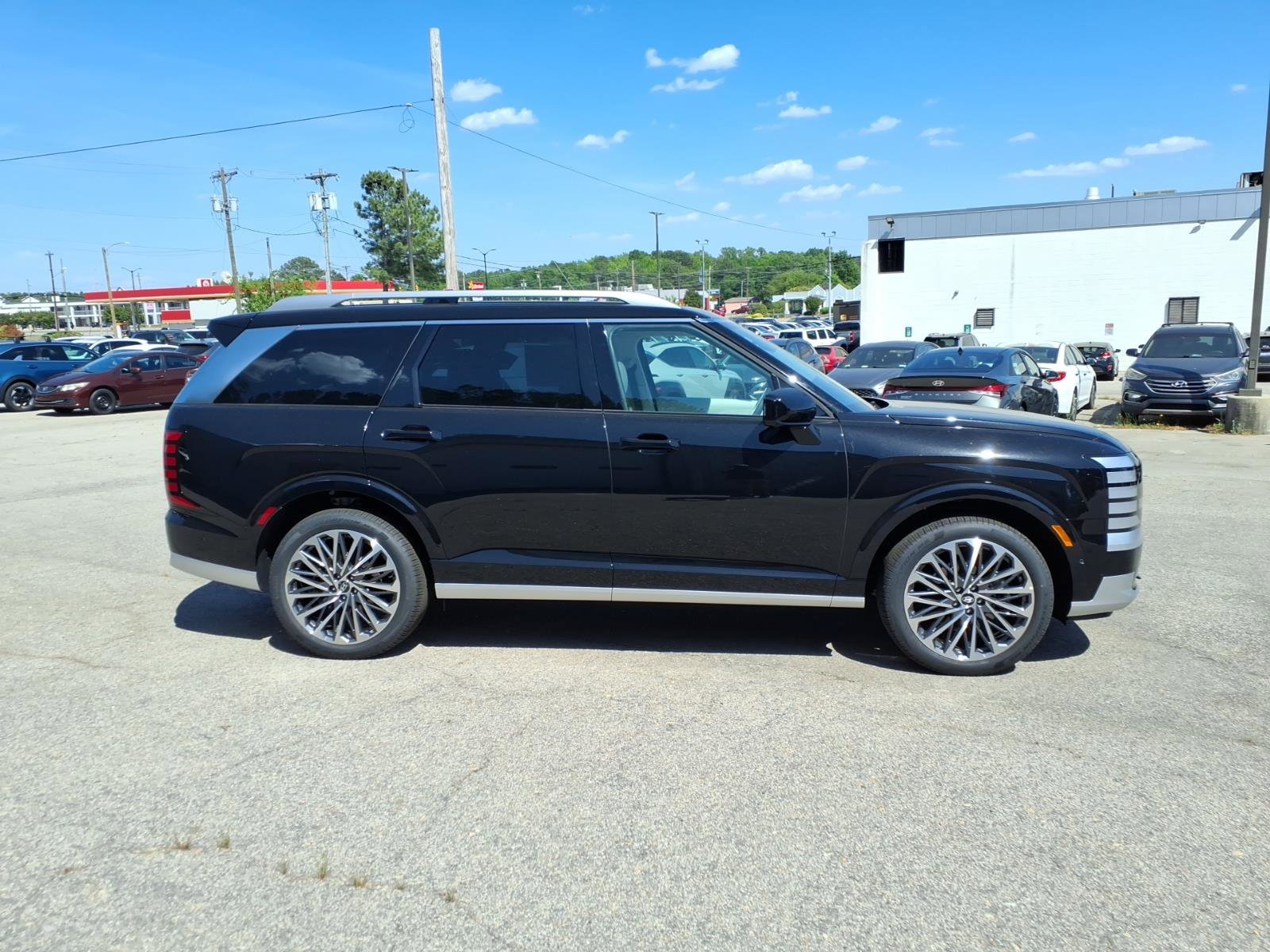 New 2026 Hyundai Palisade Calligraphy FWD image 2