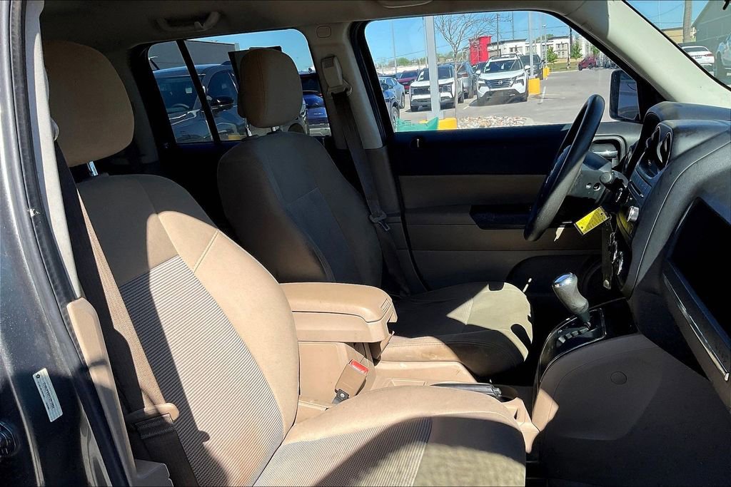 Used 2014 Jeep Patriot Sport w/ Power Value Group image 10