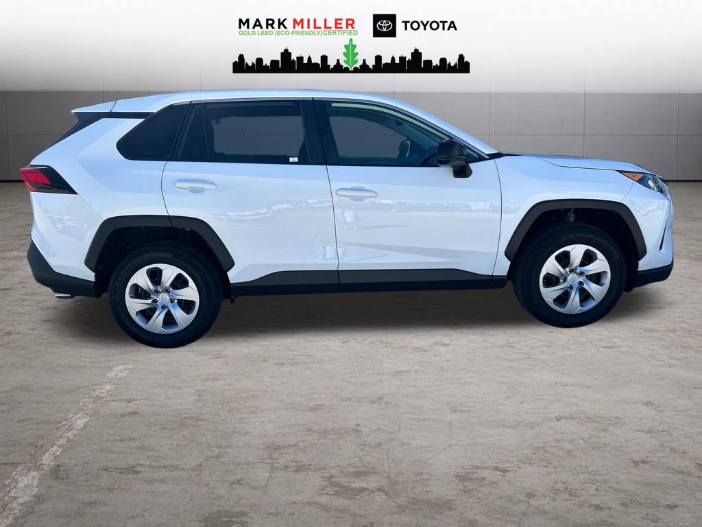 Certified 2022 Toyota RAV4 LE AWD/4WD image 7