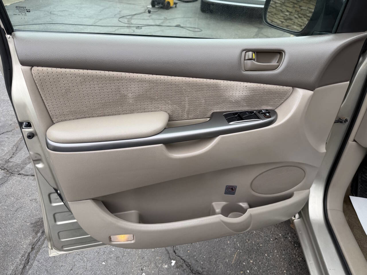 Used 2009 Toyota Sienna LE image 9