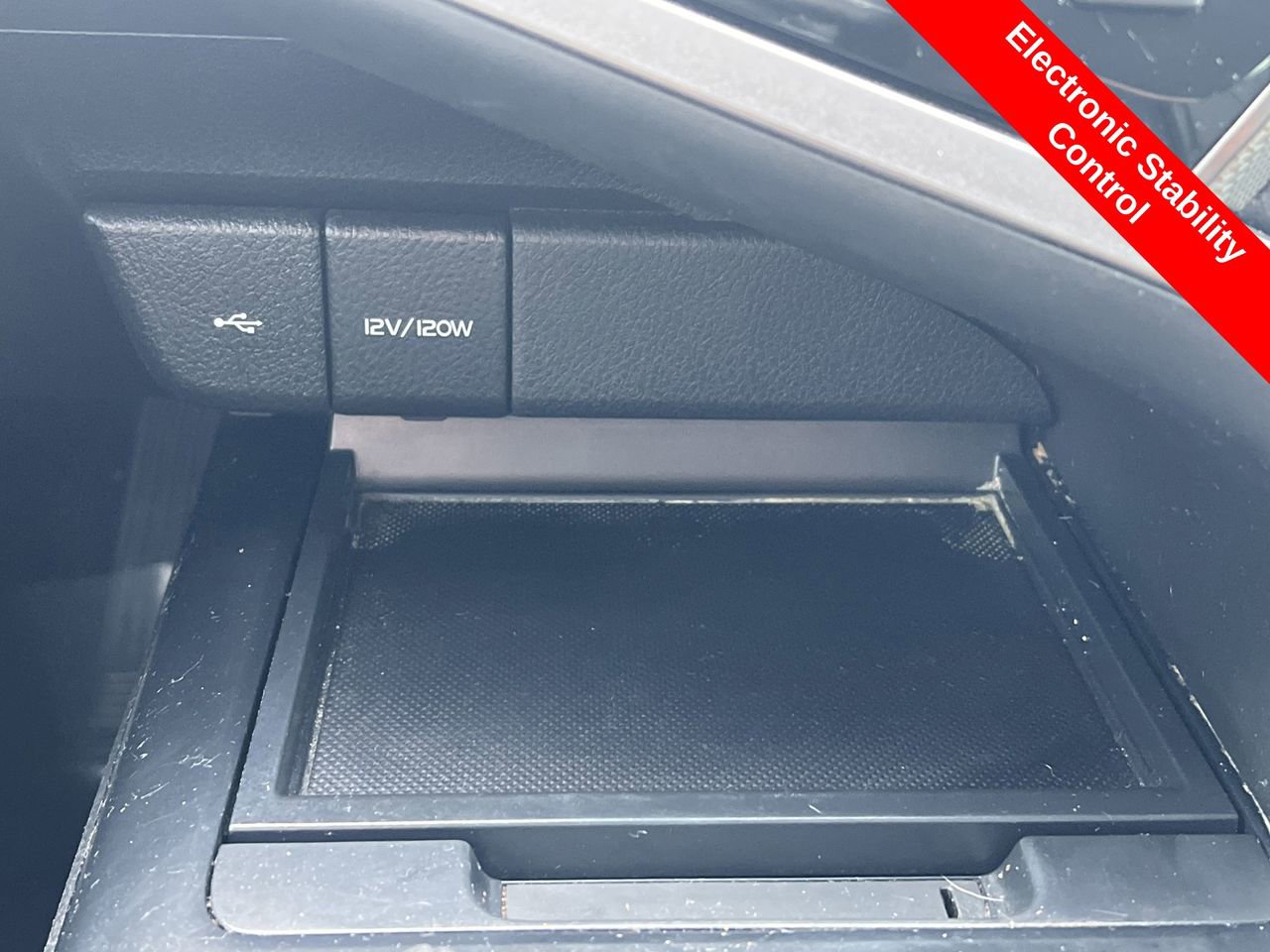 Used 2020 Toyota Camry SE image 7