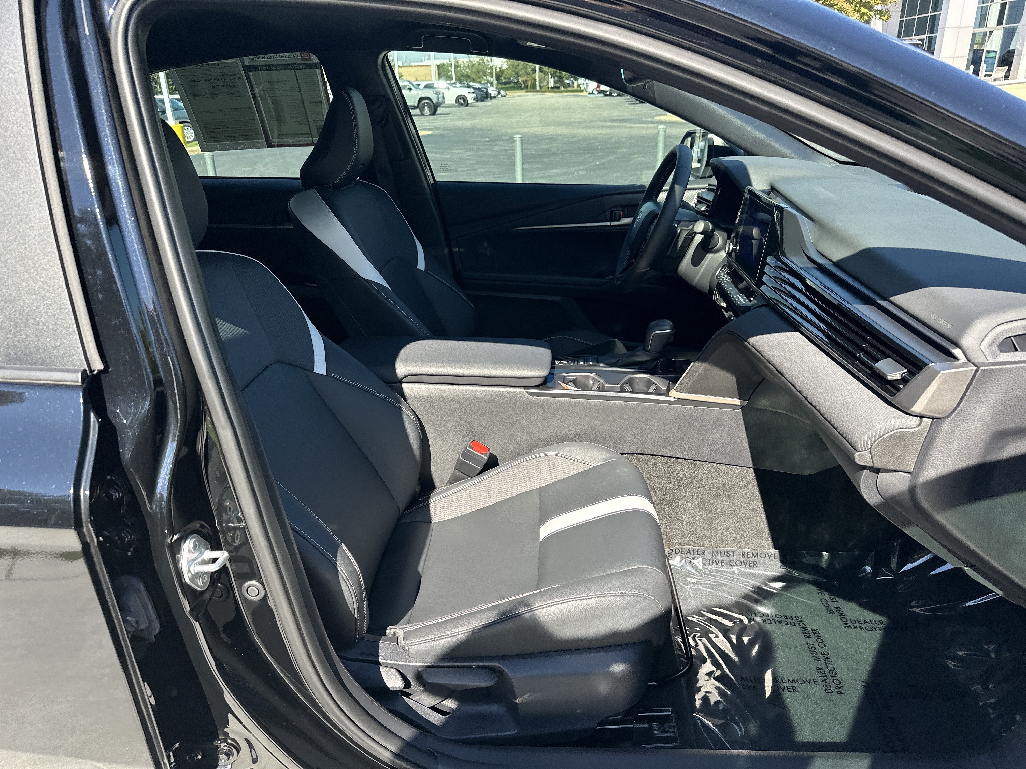 Used 2025 Toyota Camry SE FWD image 33