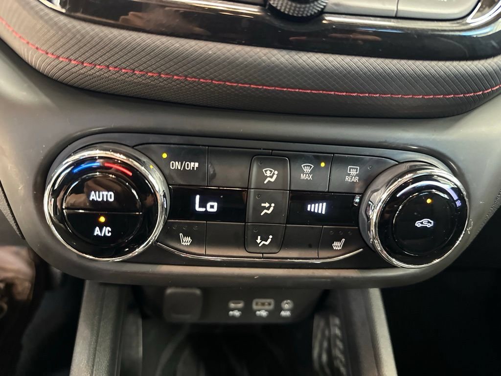 Used 2021 Chevrolet TrailBlazer RS w/ Convenience Package AWD/4WD image 17