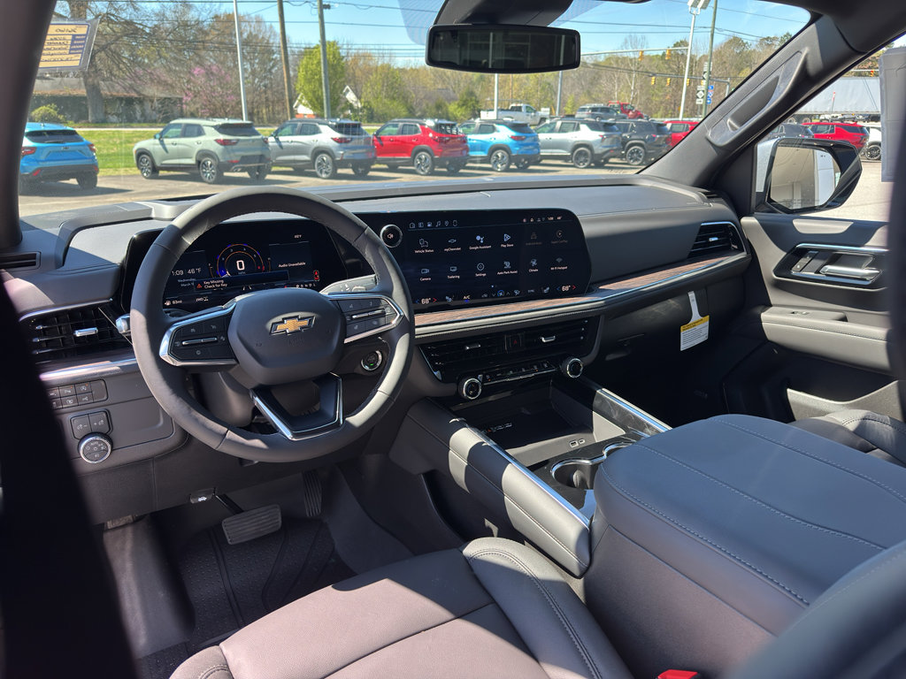 New 2026 Chevrolet Suburban LT w/ Comfort Package AWD/4WD image 10