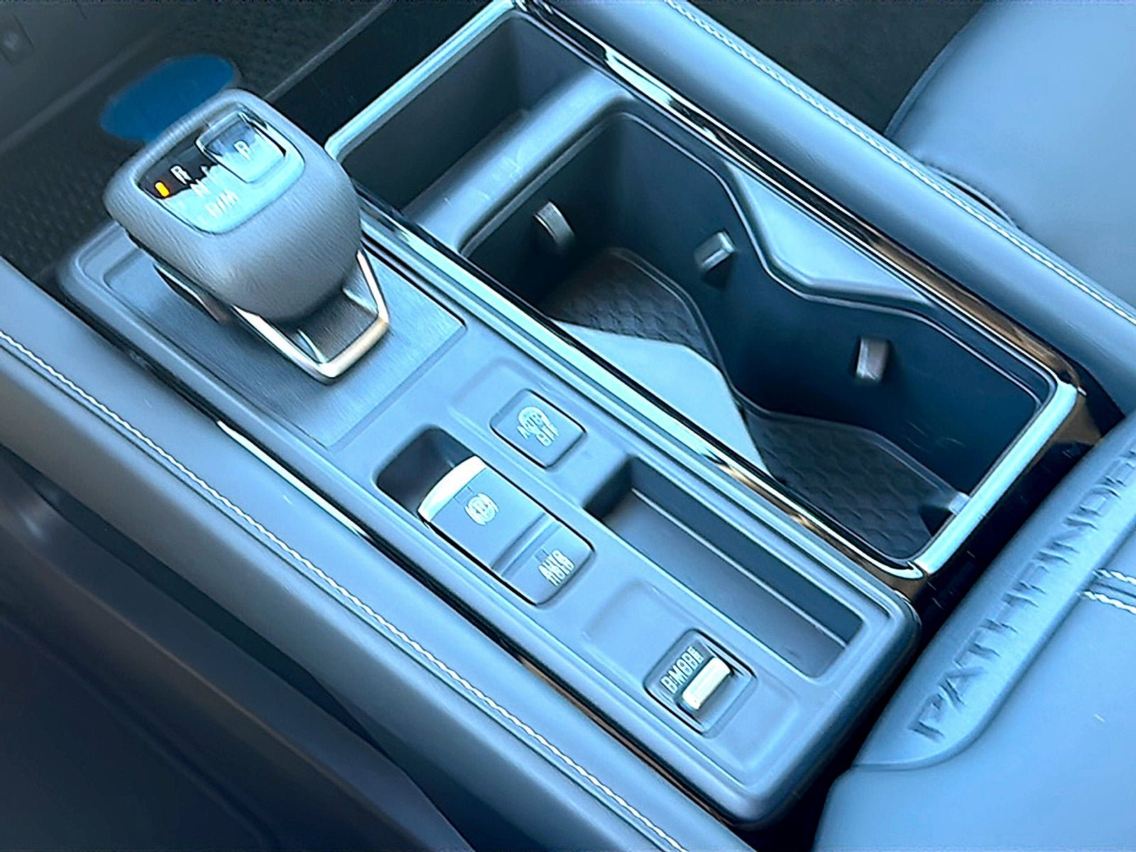 New 2026 Nissan Pathfinder SL w/ SL Premium Package FWD image 26