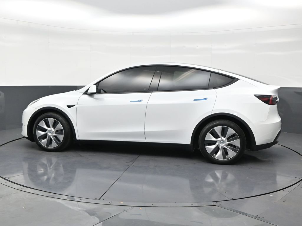 Used 2022 Tesla Model Y Long Range image 2