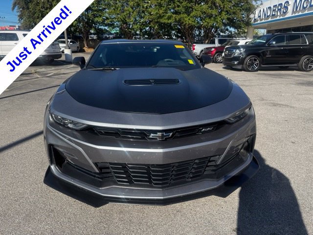 Used 2021 Chevrolet Camaro SS RWD image 9
