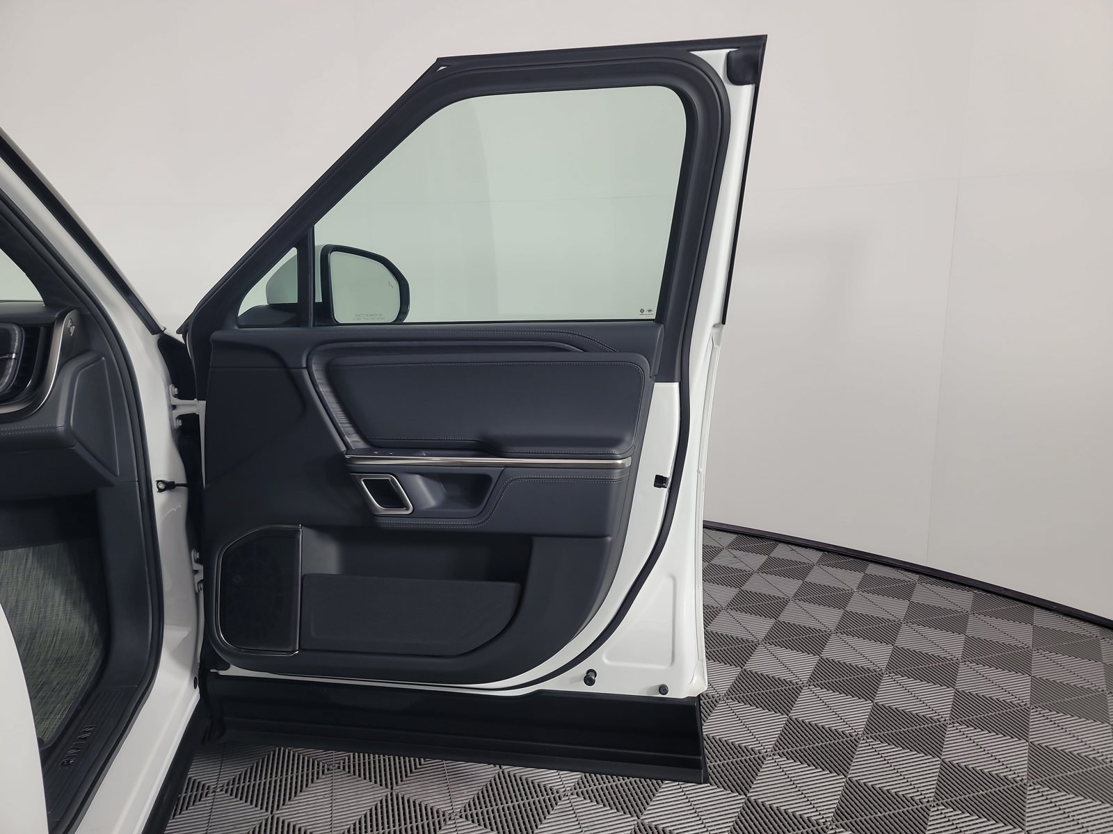 Used 2023 Rivian R1S Adventure Quad AWD/4WD image 18