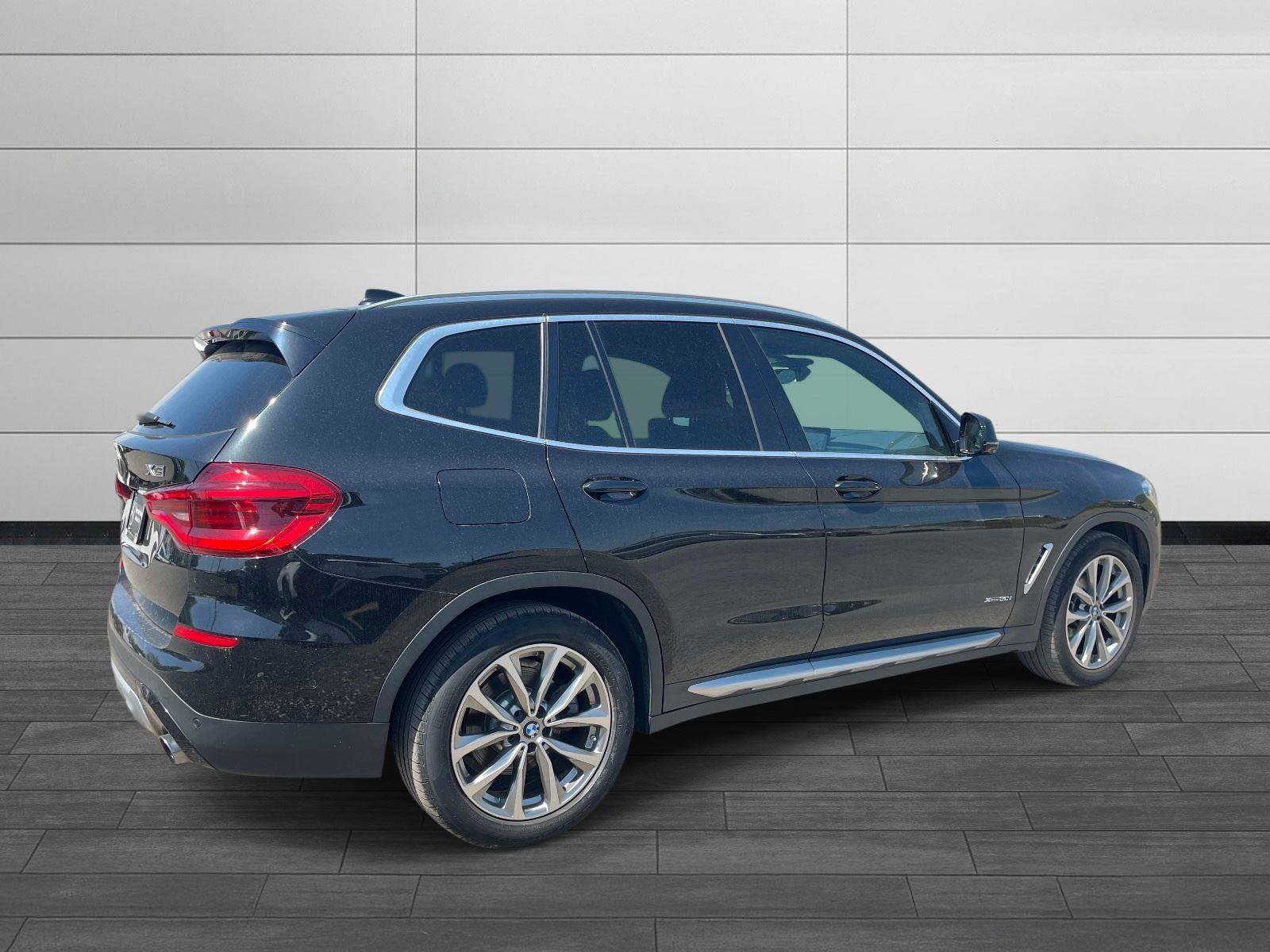 Used 2018 BMW X3 xDrive30i AWD/4WD image 3