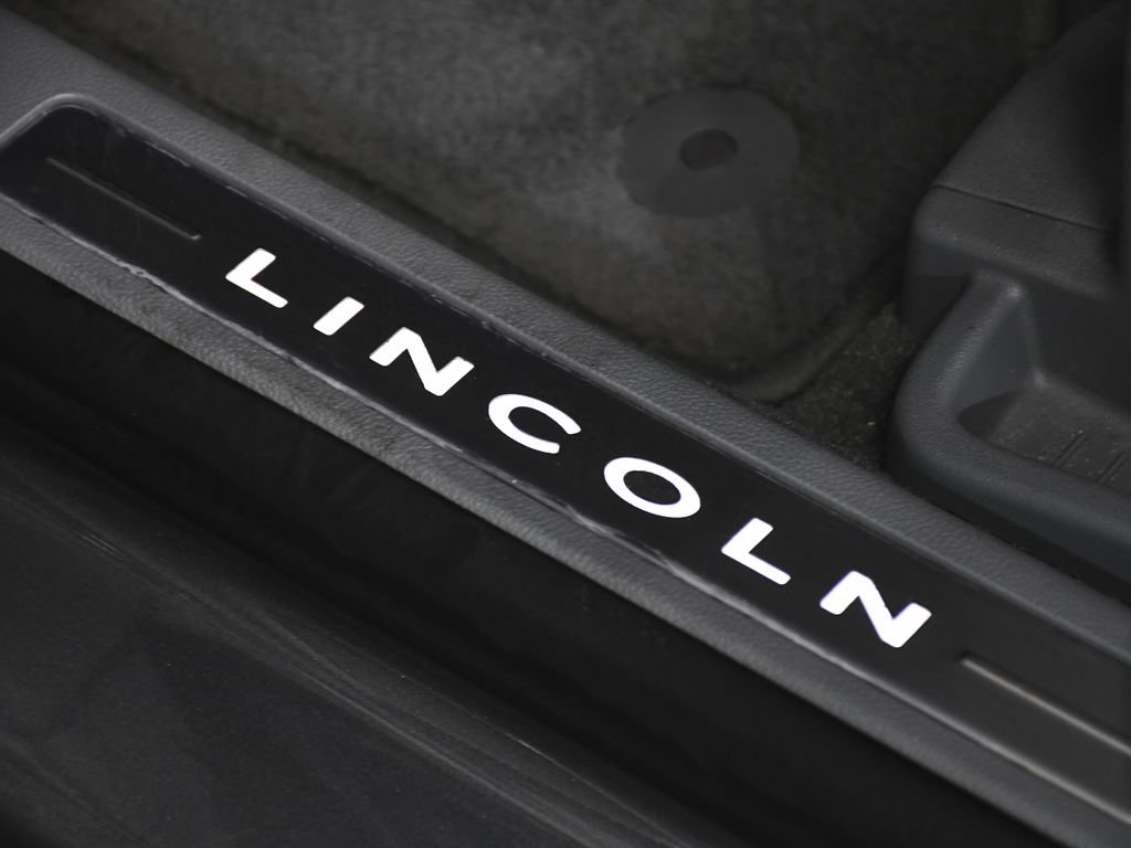 Used 2022 Lincoln Nautilus Reserve w/ Cargo Utility Package AWD/4WD image 11