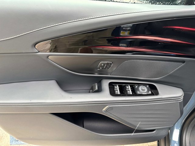 New 2025 Lincoln Nautilus Premier w/ Jet Appearance Package image 9
