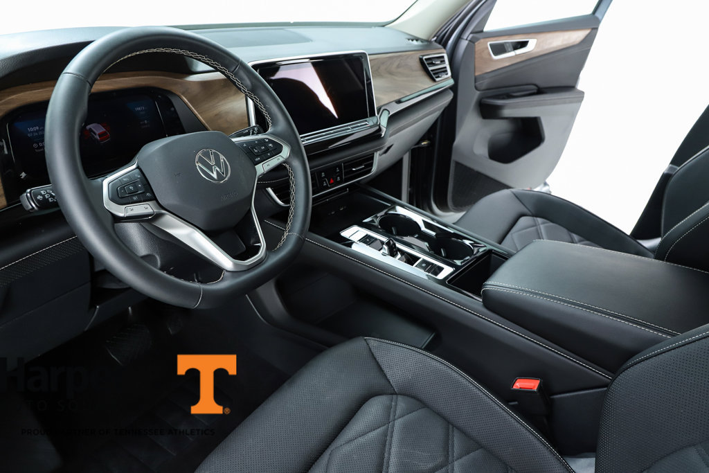 Used 2025 Volkswagen Atlas SE w/ Panoramic Sunroof Package FWD image 59