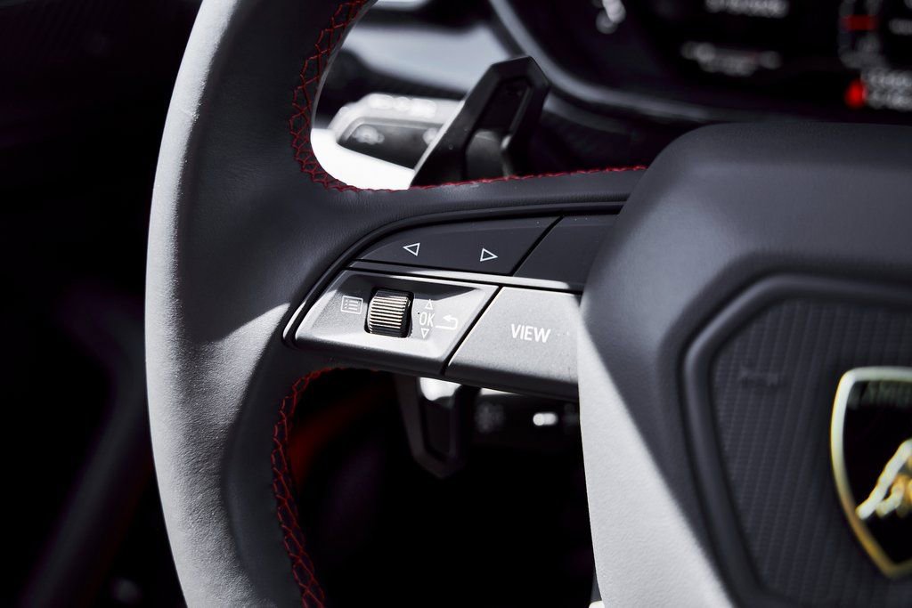 Used 2024 Lamborghini Urus Performante image 69