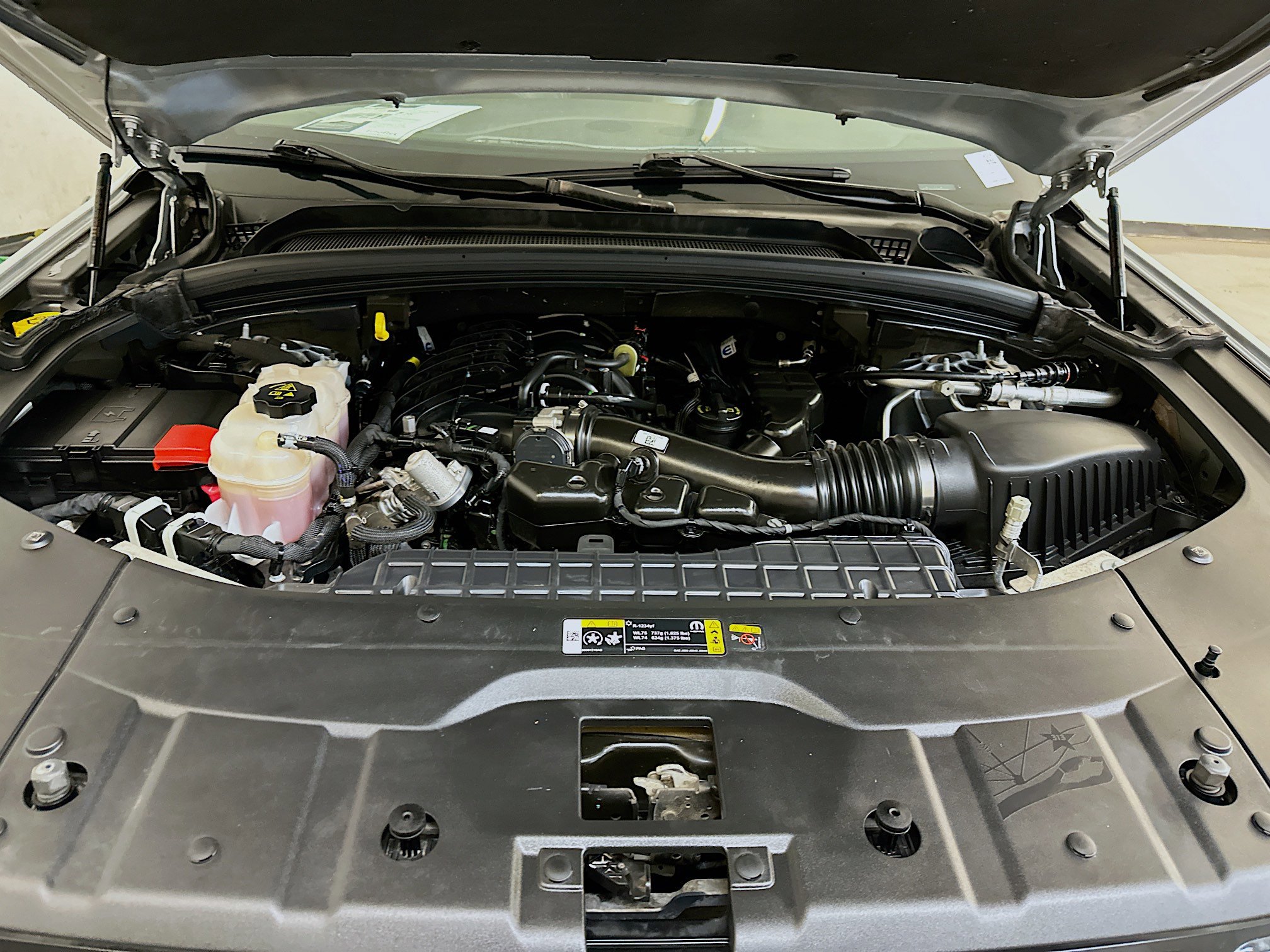 Used 2024 Jeep Grand Cherokee L Limited w/ Luxury Tech Group II image 37