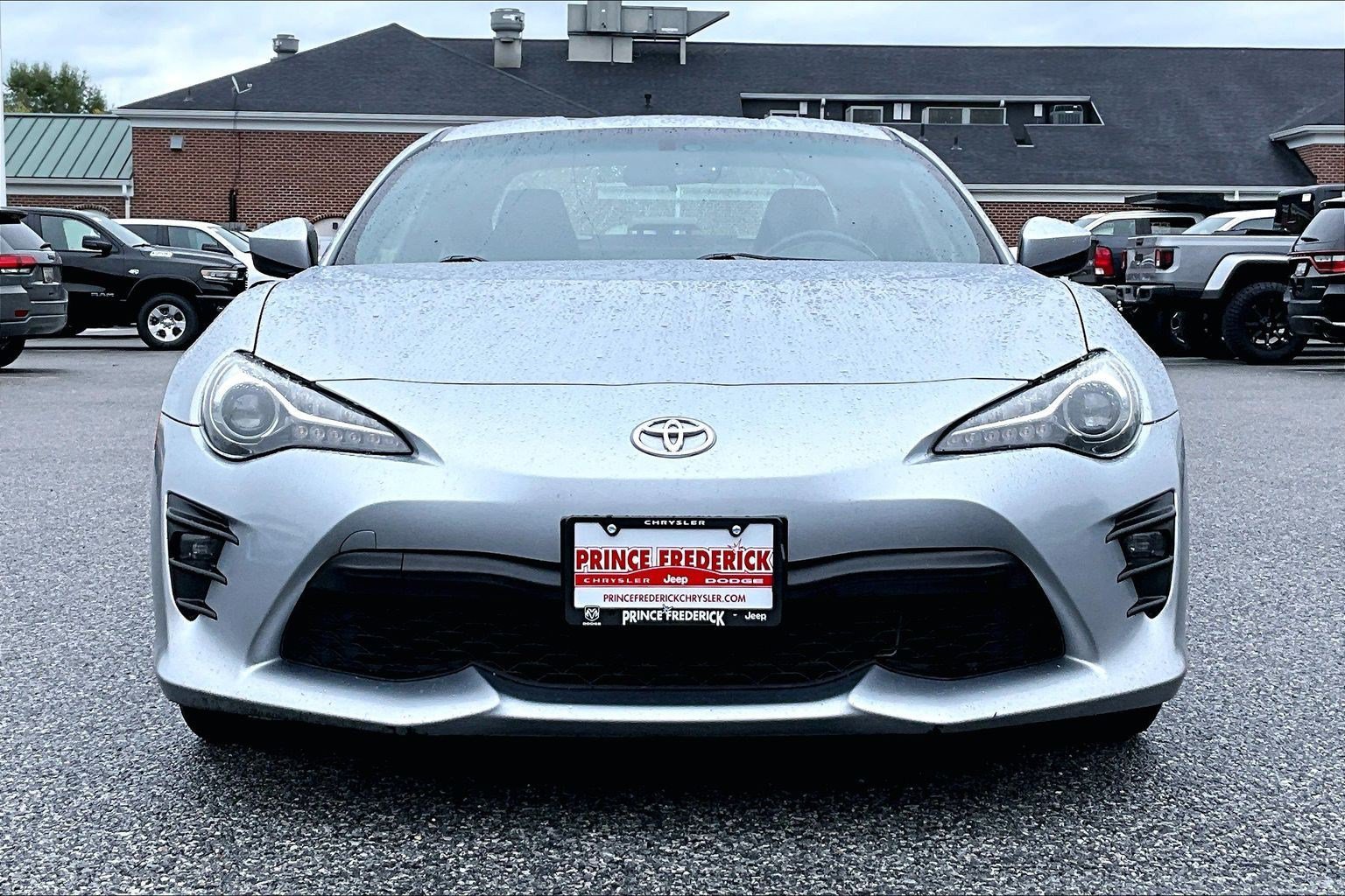 Used 2017 Toyota 86 RWD image 2