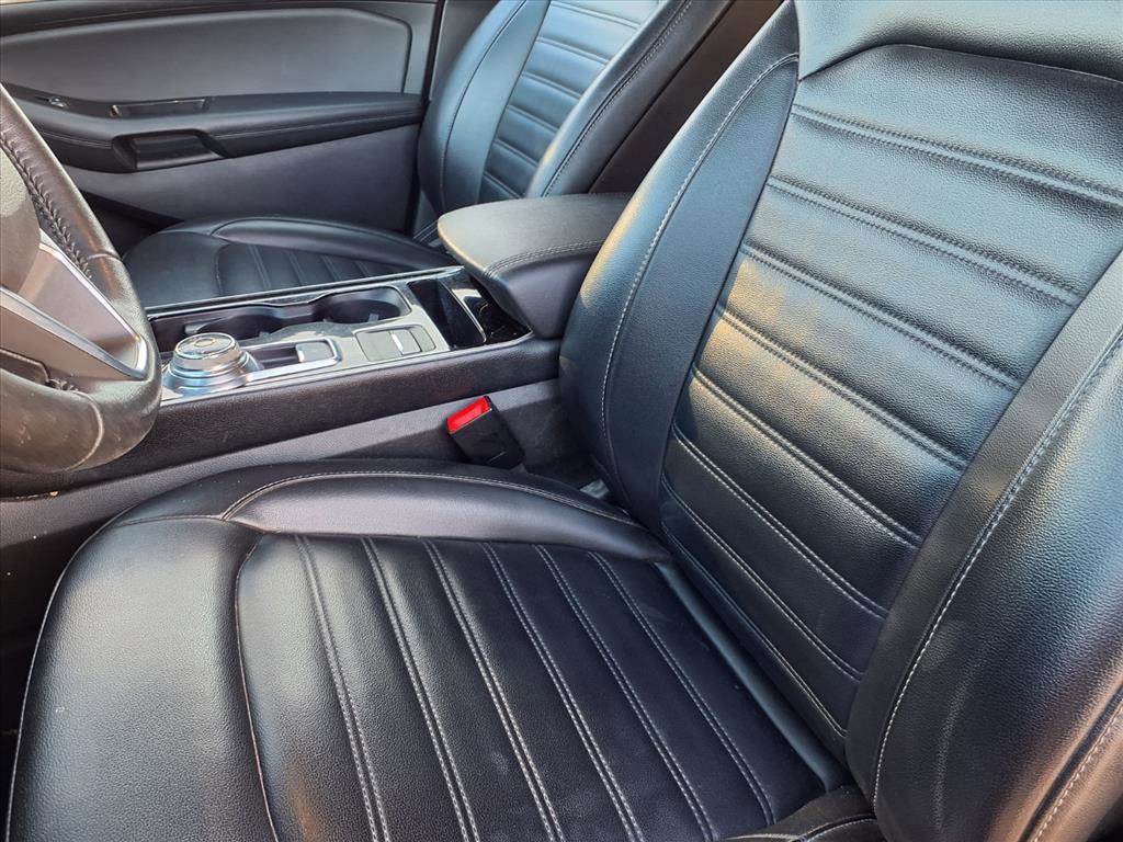 Used 2019 Ford Edge SEL w/ Equipment Group 201A image 3