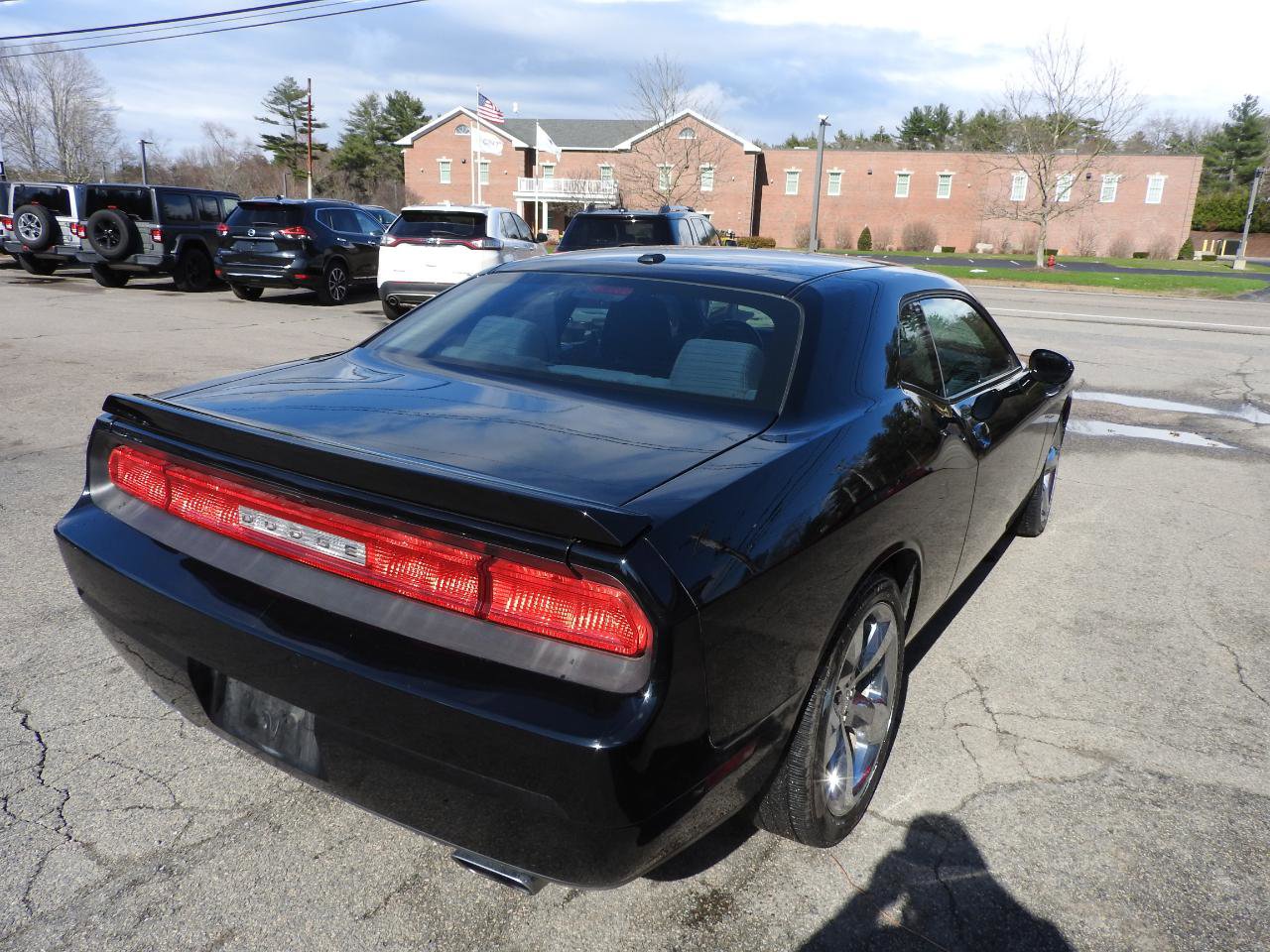Used 2014 Dodge Challenger R/T image 4