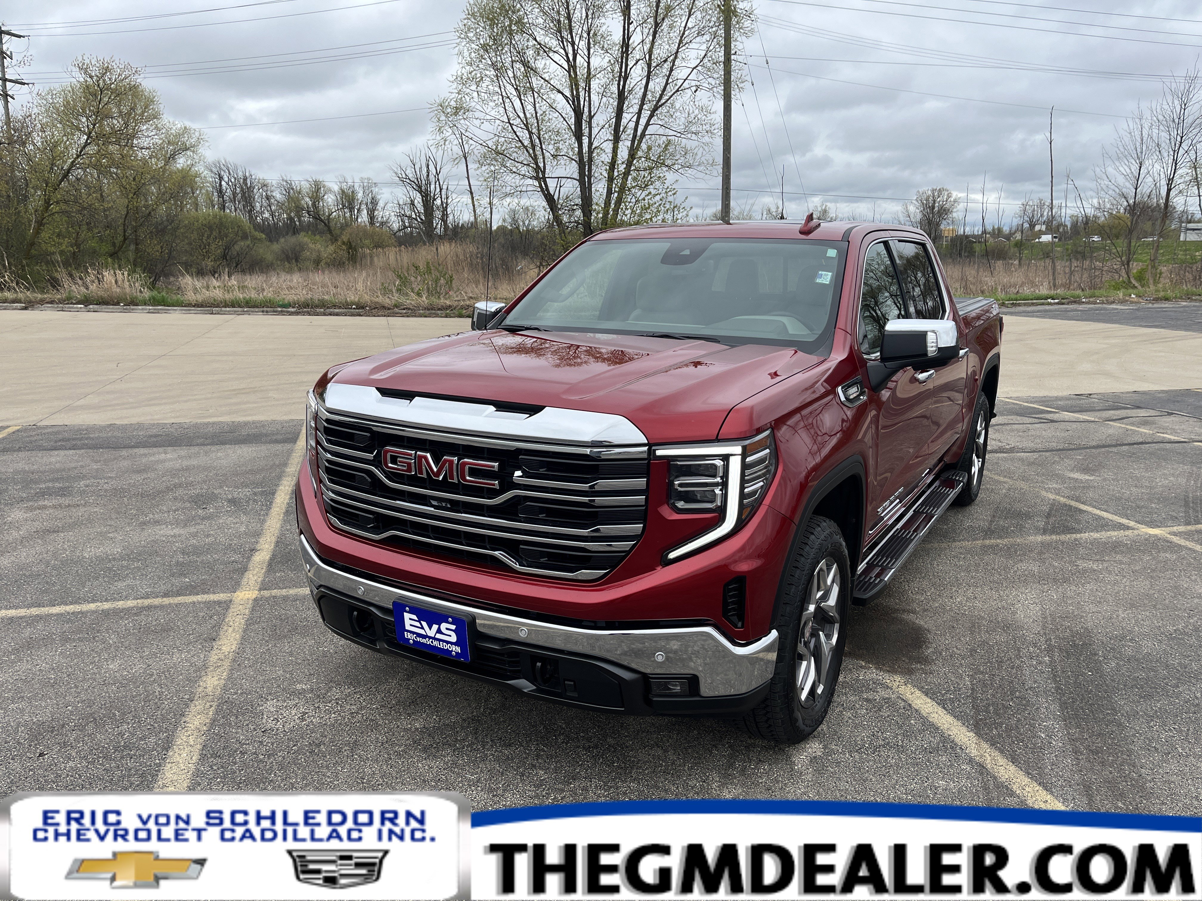 Used 2025 GMC Sierra 1500 SLT w/ SLT Premium Plus Package AWD/4WD image 1