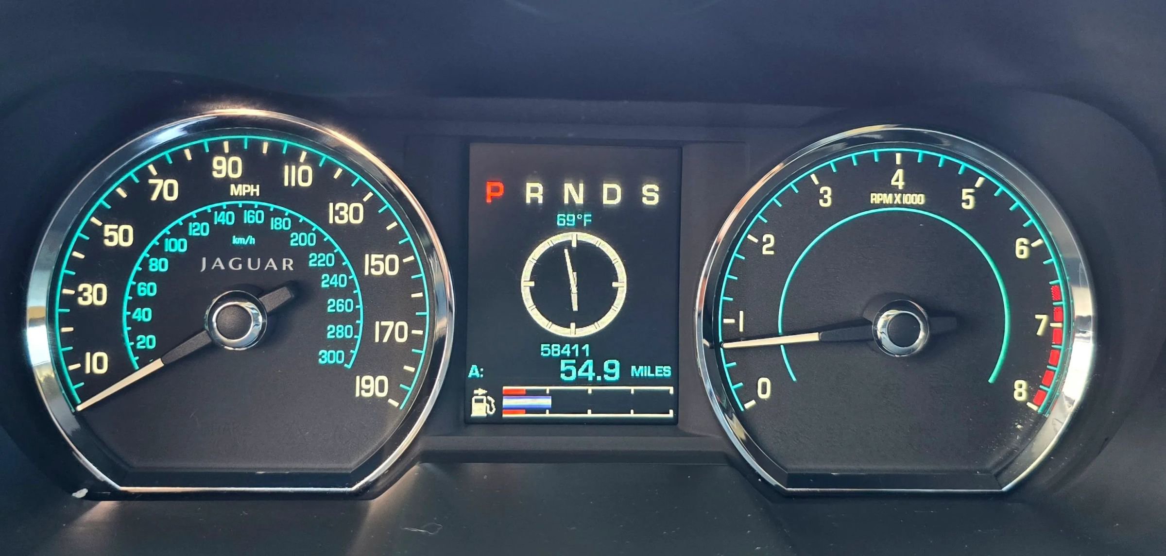 Used 2013 Jaguar XF RWD image 25