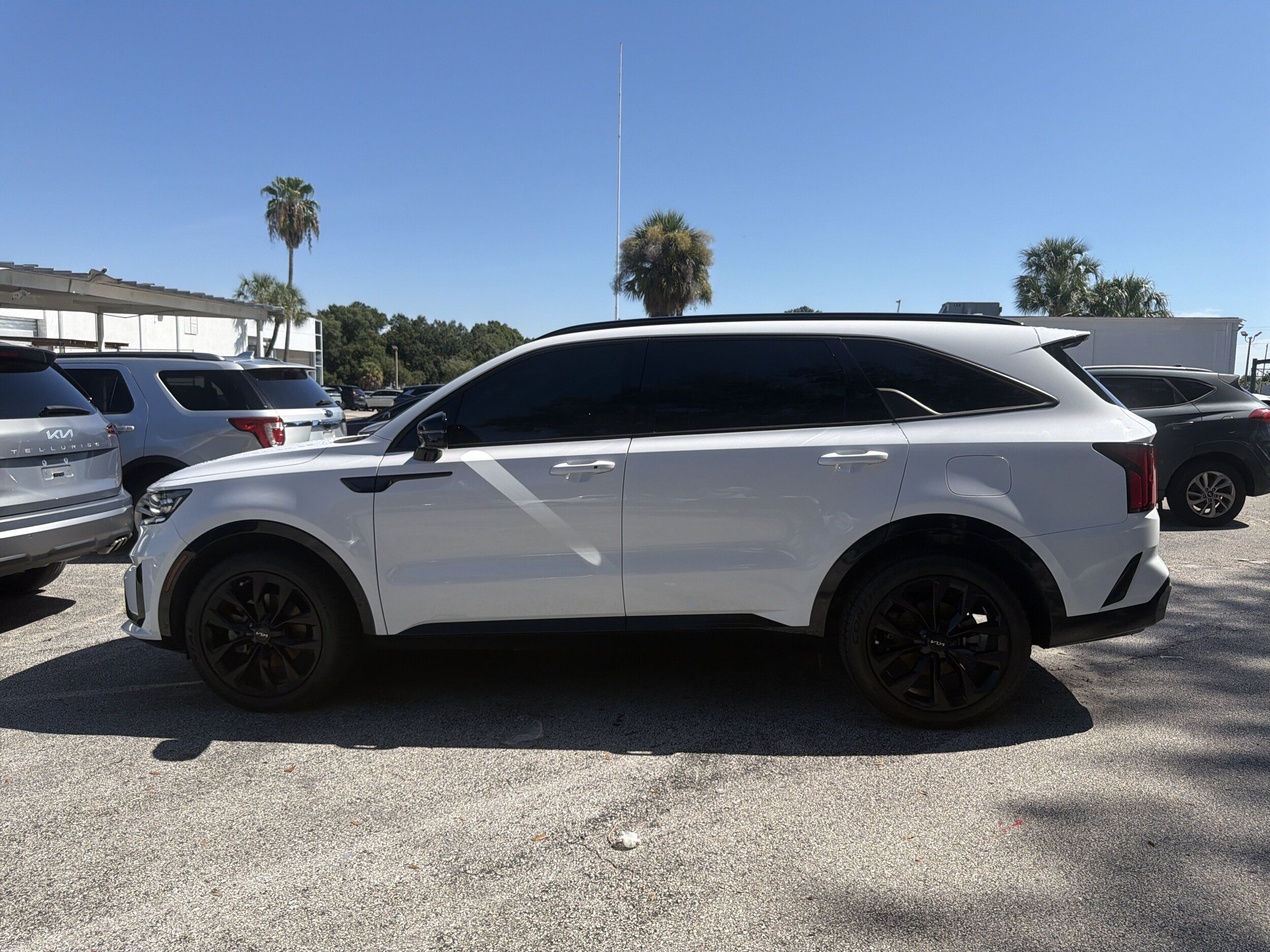 Certified 2023 Kia Sorento SX FWD image 6