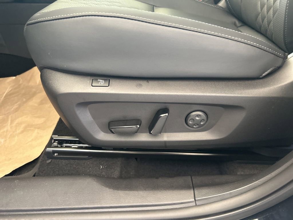 New 2025 Mitsubishi Outlander 4WD Plug-In Hybrid image 41