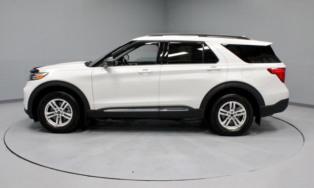 Certified 2023 Ford Explorer XLT w/ Equipment Group 202A AWD/4WD image 8